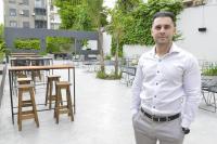 Se inspiraron en una serie y crearon el primer club de tiro con hacha del país, pero el Gobierno no se los deja usar